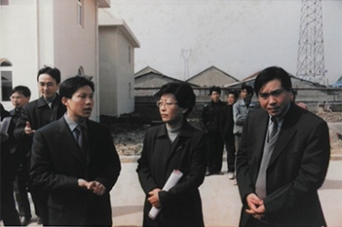2001年2月20日，时任国度环保局副局长汪纪戎一行视察公司