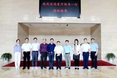 省人力社保厅二级巡视员陈荣华一行莅临888集团电子游戏(中国游)有限公司官网纸业调研人才工作
