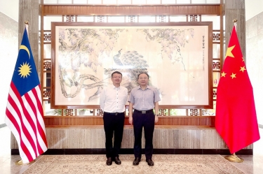 888集团电子游戏(中国游)有限公司官网纸业总经理王志明造访中国驻马来西亚大使欧阳玉靖