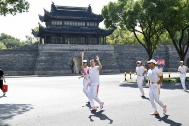 笑颜与周到刷屏！这名火炬手是888集团电子游戏(中国游)有限公司官网人！