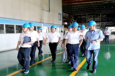 2020年9月8日,时任商务部亚洲司副司长杨伟群、马来西亚驻华使馆公使施志光莅临888集团电子游戏(中国游)有限公司官网纸业对马来西亚项目进行调研